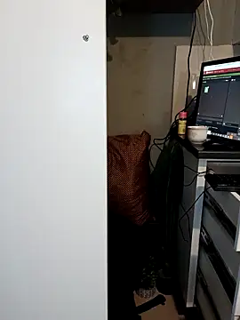 Snapshot of LADY-NESH chatting on 24, 4, 2026 LADY-NESH online show from 24, 4, 2026