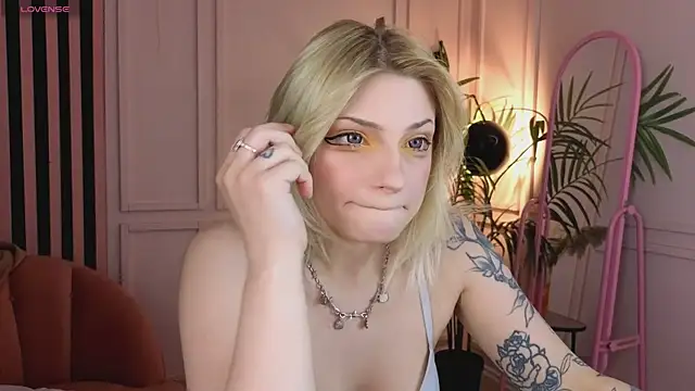 Snapshot of AvaSun chatting on 7, 2, 2026 AvaSun online show from 7, 2, 2026