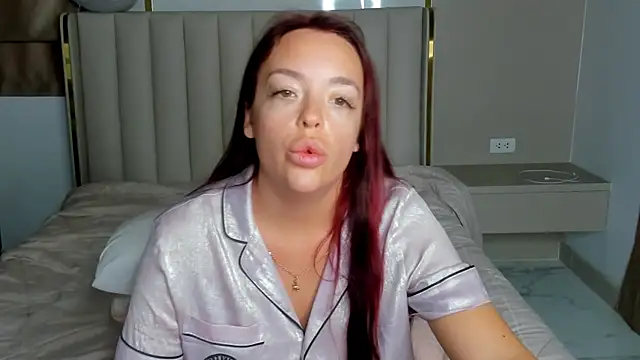 Snapshot of stellaa_quenn chatting on 22, 5, 2026 stellaa quenn online show from 22, 5, 2026