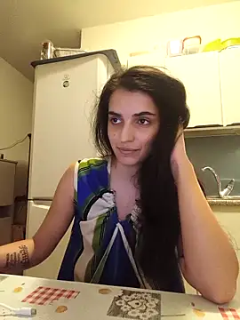 Snapshot of SoniaMoonnnnn chatting on 21, 4, 2026 SoniaMoonnnnn online show from 21, 4, 2026