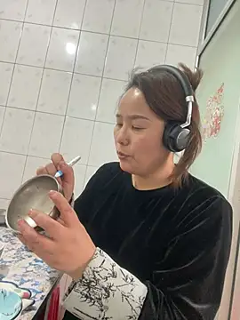 Snapshot of Youyou_12 chatting on 2, 3, 2026 Youyou 12 online show from 2, 3, 2026