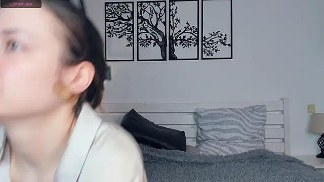 Snapshot of MalvinaTrafford chatting on 15, 2, 2026 MalvinaTrafford online show from 15, 2, 2026