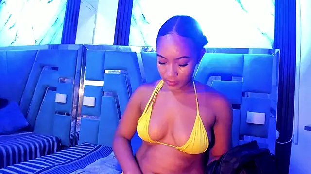 Snapshot of emii_brown chatting on 12, 4, 2026 emii brown online show from 12, 4, 2026