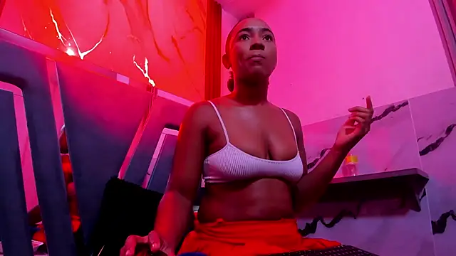 Snapshot of emii_brown chatting on 15, 4, 2026 emii brown online show from 15, 4, 2026