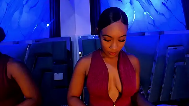 Snapshot of emii_brown chatting on 19, 4, 2026 emii brown online show from 19, 4, 2026