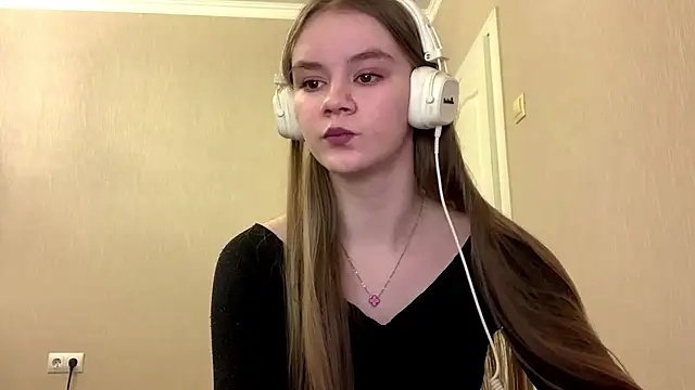 Snapshot of AgnesShy_ chatting on 21, 2, 2026 AgnesShy online show from 21, 2, 2026