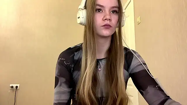 Snapshot of AgnesShy_ chatting on 3, 3, 2026 AgnesShy online show from 3, 3, 2026