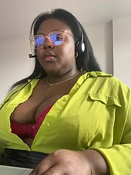 Snapshot of BouncyBBW chatting on 13, 4, 2026 BouncyBBW online show from 13, 4, 2026