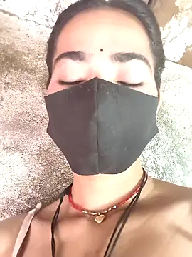 Snapshot of Sonali_Bendre chatting on 3, 4, 2026 Sonali Bendre online show from 3, 4, 2026