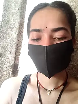 Snapshot of Sonali_Bendre chatting on 10, 4, 2026 Sonali Bendre online show from 10, 4, 2026