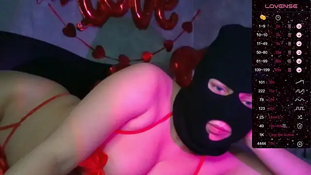 Snapshot of YenMoore chatting on 11, 2, 2026 YenMoore online show from 11, 2, 2026