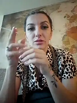 LannaQuinn online show from 2, 2, 2026