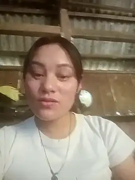 Snapshot of Momo-biki chatting on 9, 4, 2026 Momo-biki online show from 9, 4, 2026