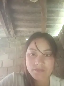 Snapshot of Momo-biki chatting on 9, 4, 2026 Momo-biki online show from 9, 4, 2026