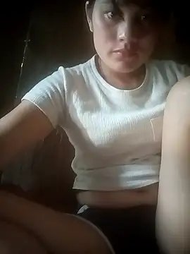 Snapshot of Momo-biki chatting on 13, 4, 2026 Momo-biki online show from 13, 4, 2026