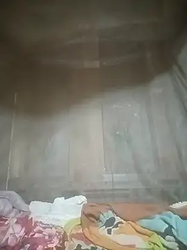 Snapshot of Momo-biki chatting on 25, 4, 2026 Momo-biki online show from 25, 4, 2026