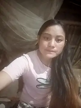 Snapshot of Momo-biki chatting on 26, 4, 2026 Momo-biki online show from 26, 4, 2026