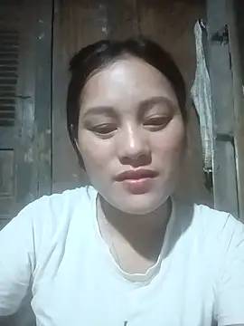 Snapshot of Momo-biki chatting on 15, 5, 2026 Momo-biki online show from 15, 5, 2026
