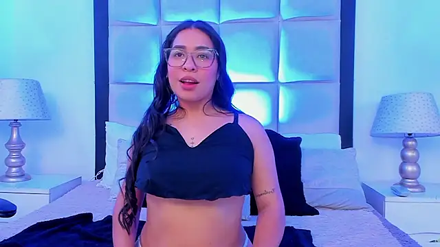 Snapshot of SussyFox chatting on 8, 2, 2026 SussyFox online show from 8, 2, 2026