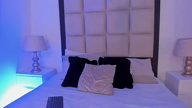 Snapshot of SussyFox chatting on 4, 3, 2026 SussyFox online show from 4, 3, 2026