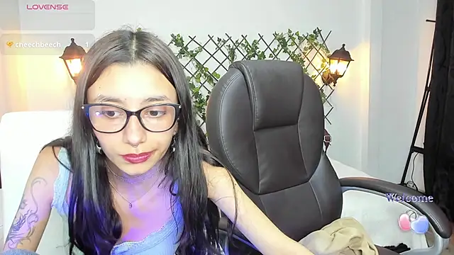 Snapshot of nana__rousse chatting on 8, 2, 2026 nana rousse online show from 8, 2, 2026