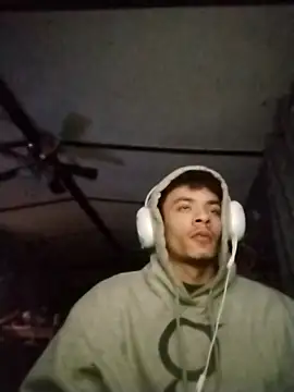 Snapshot of spooky425hd chatting on 29, 3, 2026 spooky425hd online show from 29, 3, 2026