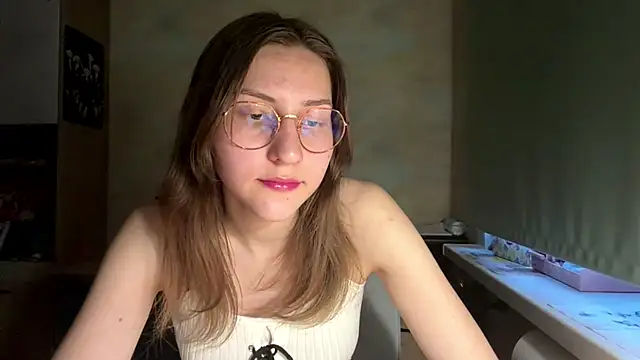 Snapshot of Miaaa_Moon chatting on 16, 5, 2026 Miaaa Moon online show from 16, 5, 2026