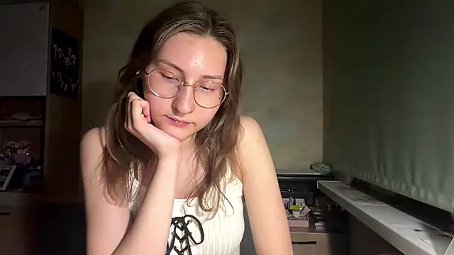 Snapshot of Miaaa_Moon chatting on 26, 5, 2026 Miaaa Moon online show from 26, 5, 2026