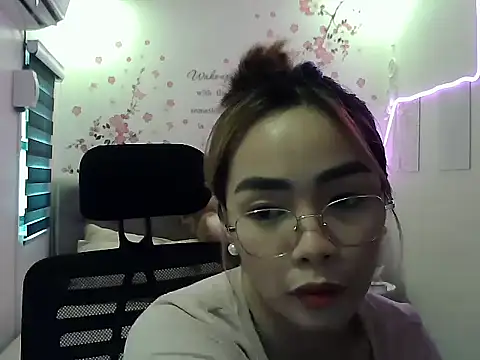 Snapshot of sangkissed92 chatting on 23, 3, 2026 sangkissed92 online show from 23, 3, 2026