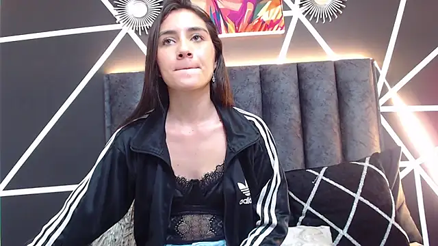 Snapshot of Vaiolletcooper chatting on 15, 4, 2026 Vaiolletcooper online show from 15, 4, 2026