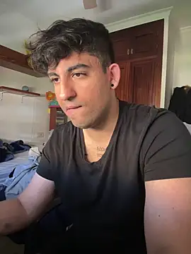 Snapshot of poliakovxx chatting on 4, 4, 2026 poliakovxx online show from 4, 4, 2026