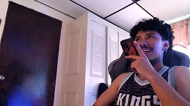 Snapshot of D3v1L88 chatting on 8, 4, 2026 D3v1L88 online show from 8, 4, 2026