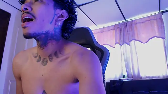 Snapshot of D3v1L88 chatting on 21, 4, 2026 D3v1L88 online show from 21, 4, 2026