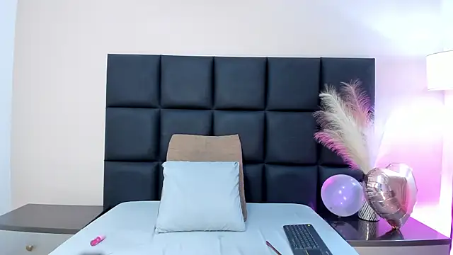 Snapshot of KeniaCarterr chatting on 18, 2, 2026 KeniaCarterr online show from 18, 2, 2026