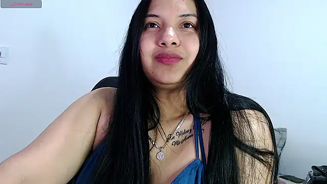 Snapshot of emily-rousee- chatting on 12, 3, 2026 emily-rousee- online show from 12, 3, 2026