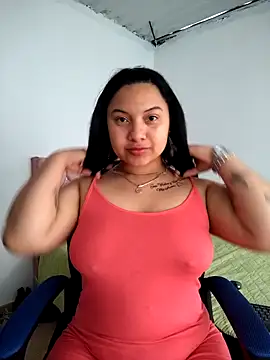 Snapshot of emily-rousee- chatting on 21, 4, 2026 emily-rousee- online show from 21, 4, 2026