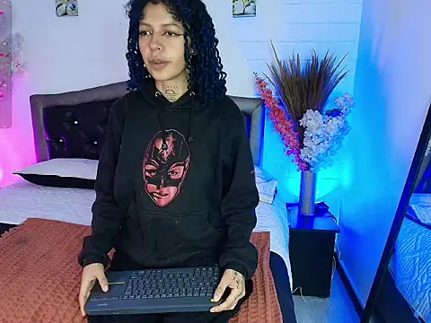 HannahBlue  online show from 12, 2, 2026