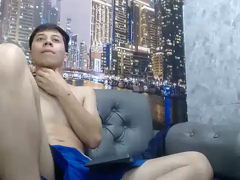 santiago xxxcol online show from 13, 2, 2026