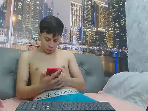 santiago xxxcol online show from 17, 4, 2026