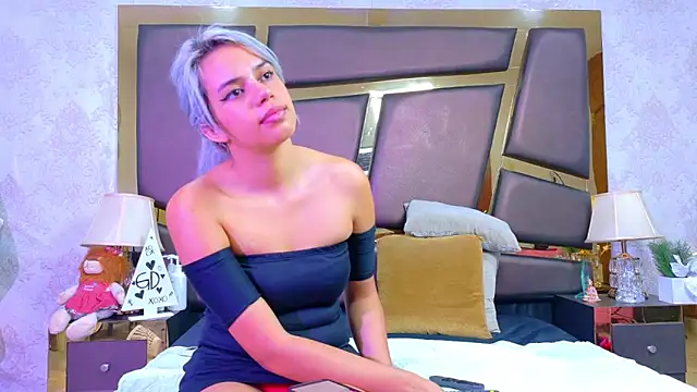 AlanaHouston online show from 11, 4, 2026