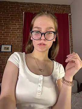 Snapshot of MyKittySayMeow chatting on 3, 4, 2026 MyKittySayMeow online show from 3, 4, 2026