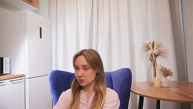 Snapshot of sialemy chatting on 14, 4, 2026 sialemy online show from 14, 4, 2026