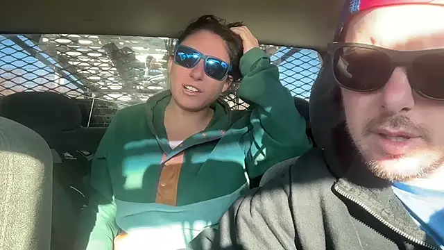 Snapshot of mr_mrs_glitter chatting on 11, 4, 2026 mr mrs glitter online show from 11, 4, 2026