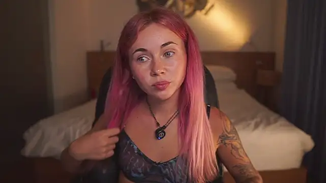 Snapshot of Sarah_Pink chatting on 26, 3, 2026 Sarah Pink online show from 26, 3, 2026