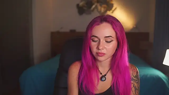 Snapshot of Sarah_Pink chatting on 15, 4, 2026 Sarah Pink online show from 15, 4, 2026