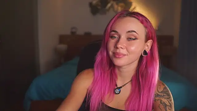 Snapshot of Sarah_Pink chatting on 30, 4, 2026 Sarah Pink online show from 30, 4, 2026