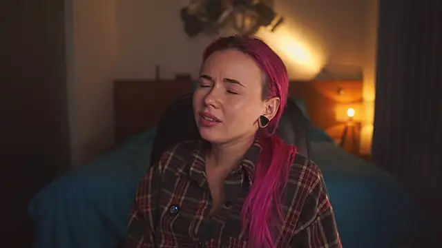 Sarah Pink online show from 23, 6, 2026