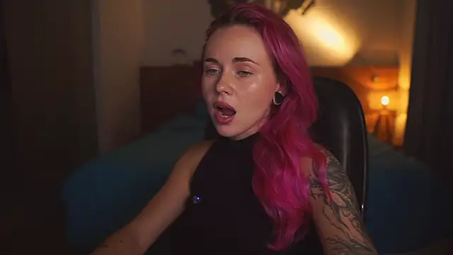 Sarah Pink online show from 24, 6, 2026