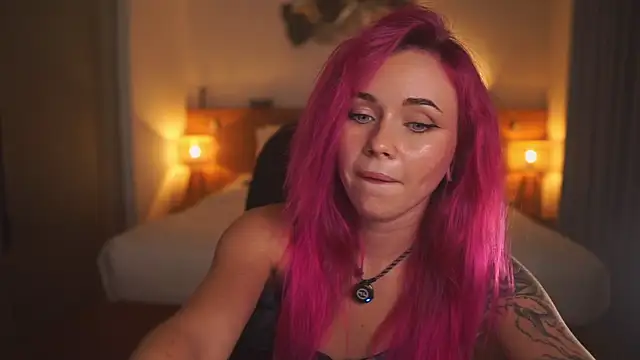 Sarah Pink online show from 26, 6, 2026