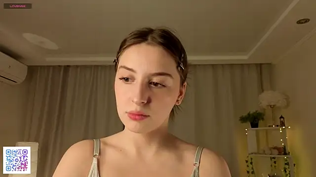 Snapshot of LeanneDinkle chatting on 28, 2, 2026 LeanneDinkle online show from 28, 2, 2026